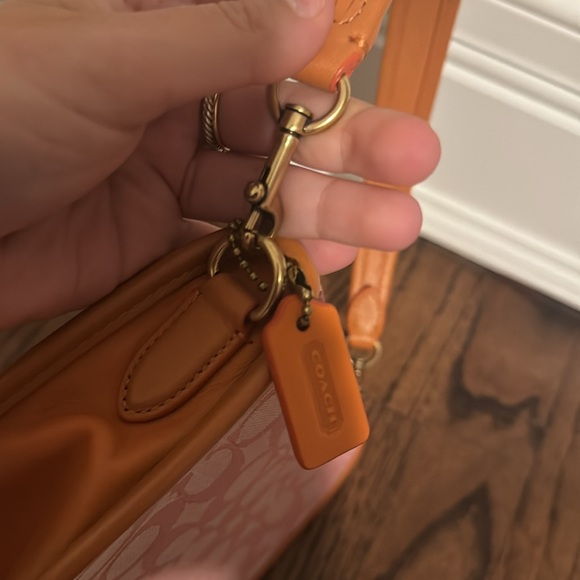 Small coach shoulder bag - Picture 3 of 5